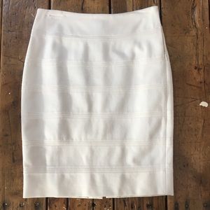 Lined White pencil skirt